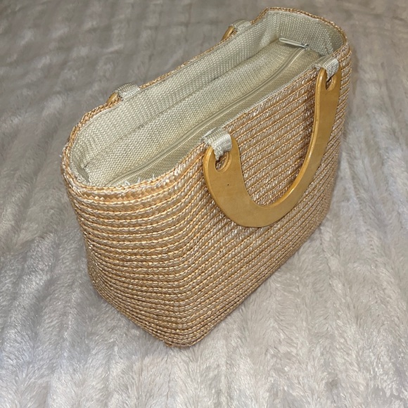 Vintage Real Straw Handbag/Tote with Wooden Handles - Picture 2 of 4